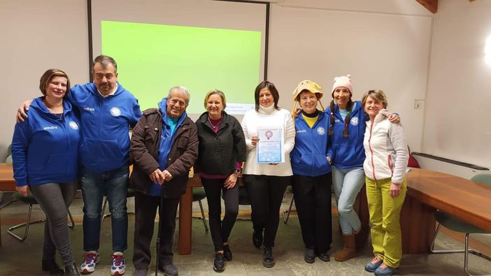 da destra: Sabina Thoux, Stefania Perego, Graziella Telatin, Hélène Hérésaz, Daniela Carli, Nino Trapani, Andrea Costa e Sandra Péaquin