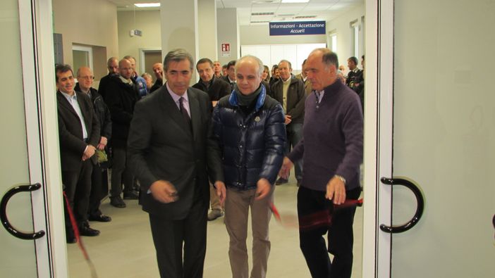 Il taglio del nastro del nuovo ambulatorio