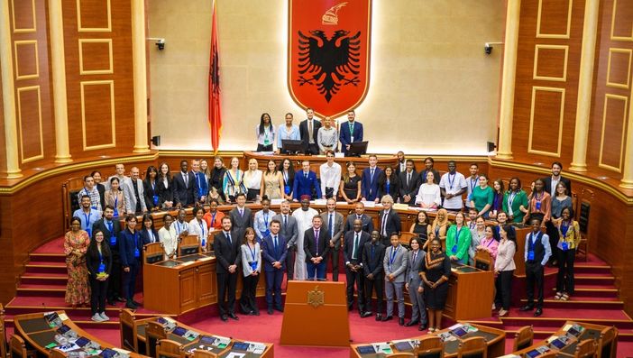Appel à candidatures pour deux jeunes valdôtains au 11e Parlement francophone des jeunes à Yaoundé