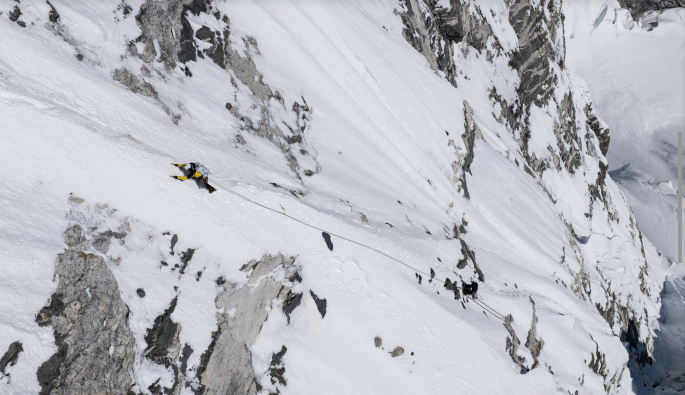François Cazzanelli conquista il Kimshung: prima salita assoluta della vetta inviolata nel massiccio del Langtang nepalese