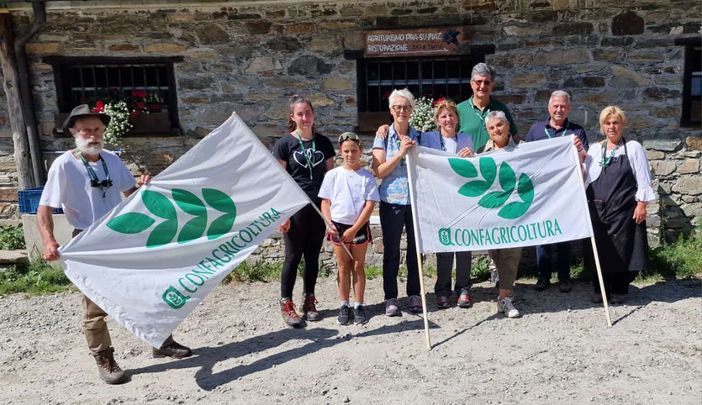 Jeantet Bruno, Gerardo Laura , Marie Claire Porte’, Cristina Donalisio, Danna Morena, Referente regionale di Confagricoltura; Luca Brondelli di Brondello, Maria Luisa Cerale, Gain Luigi Orsolani e Mirella Paduano Jeantet Bruno, Gerardo Laura , Marie Claire Porte’, Cristina Donalisio, Danna Morena, Referente regionale di Confagricoltura; Luca Brondelli di Brondello, Maria Luisa Cerale, Gain Luigi Orsolani e Mirella Paduano