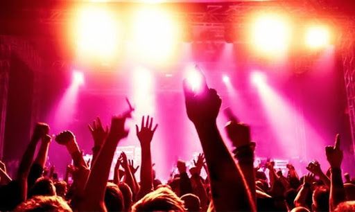 Restano chiuse le discoteche e i gestori invocano risarcimenti e Green Pass Restano chiuse le discoteche e i gestori invocano risarcimenti e Green Pass