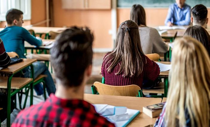 In Valle oltre la metà degli studenti sceglie un Liceo In Valle oltre la metà degli studenti sceglie un Liceo