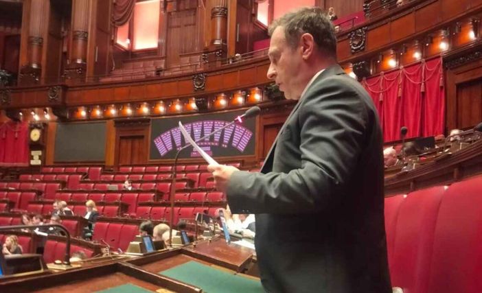 Franco Manes interviene in aula Franco Manes interviene in aula