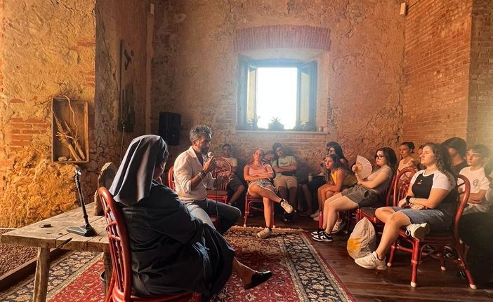 Dal carcere ingiusto alla rinascita: Il tour di Marco Sorbara, Ambasciatore del Perdono, al Monastero San Magno