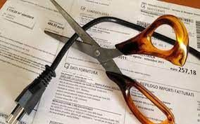 Col rincaro delle bollette rischio impennata distacchi utenze luce e gas Col rincaro delle bollette rischio impennata distacchi utenze luce e gas