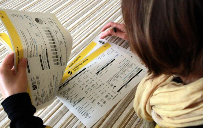 Bollette luce e gas, arriva il nuovo formato: più chiaro e uniforme per tutti Bollette luce e gas, arriva il nuovo formato: più chiaro e uniforme per tutti