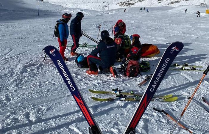 I carabinieri angeli custodi degli sciatori I carabinieri angeli custodi degli sciatori