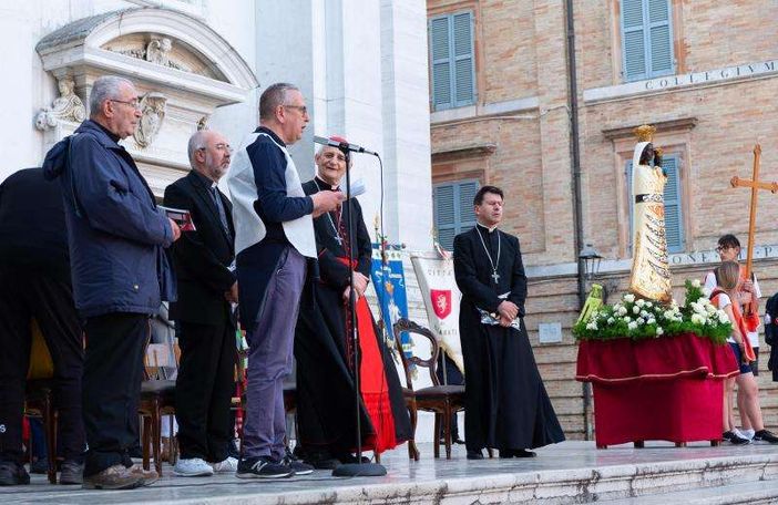 PAPA: adesso portate la voglia di pace, chiedete alla Madonna questa grazia