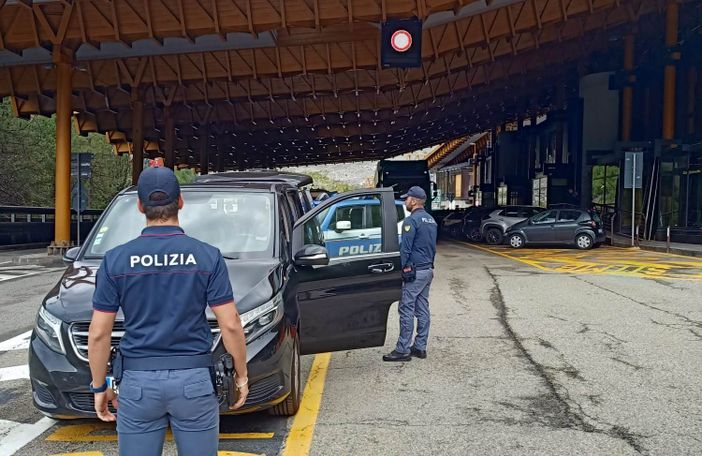 foto Polizia foto Polizia