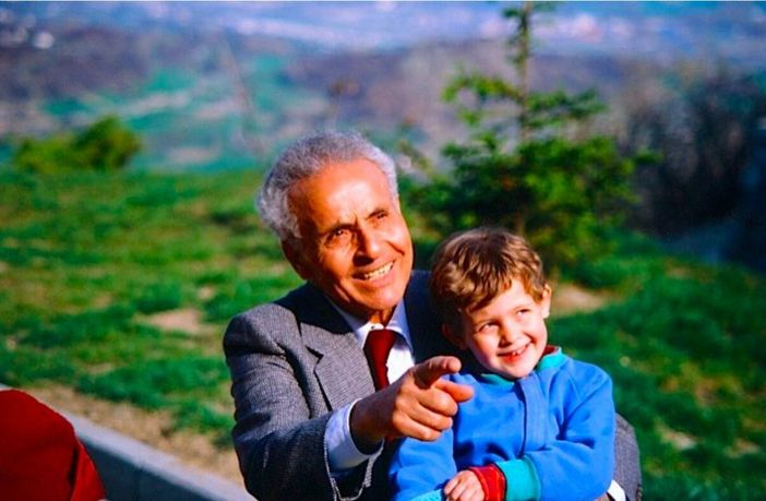 Arianna Riccio con il Nonno Giulio Giunta Arianna Riccio con il Nonno Giulio Giunta