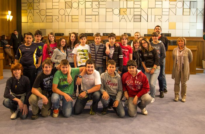 Martedì 28 maggio visita della classe IIIB della scuola secondaria di primo grado "Don Bégnine Favre" di Quart-Villair (21 studenti con gli accompagnatori Emilia Campobassi, Nathalie Pallais e Davide Vinci) Martedì 28 maggio visita della classe IIIB della scuola secondaria di primo grado "Don Bégnine Favre" di Quart-Villair (21 studenti con gli accompagnatori Emilia Campobassi, Nathalie Pallais e Davide Vinci)