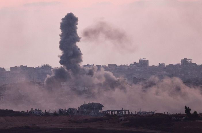 Gaza, strage di bambini in fila per l'acqua