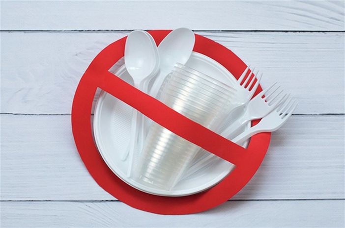 Vietati piatti e posate usa e getta Vietati piatti e posate usa e getta