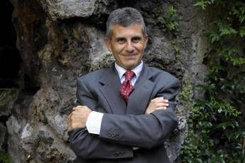 Cavalieri del Lavoro, il 'figlio d'arte' Mastroberardino: "Mio padre qui nel 1994, che emozione esserci" Cavalieri del Lavoro, il 'figlio d'arte' Mastroberardino: "Mio padre qui nel 1994, che emozione esserci"