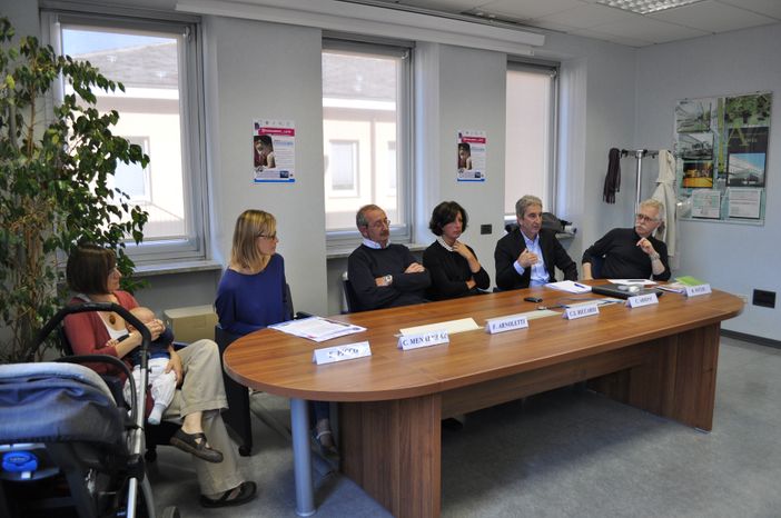 Il tavolo di professionisti ed esperti intervenuti alla conferenza alla Usl VdA