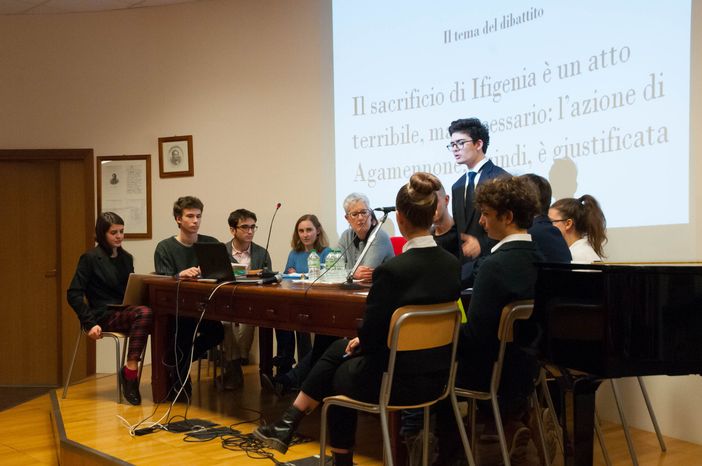 Ivrea: Fervono i preparativi al Liceo “Carlo Botta” per la VI edizione de: “la Notte nazionale del Liceo Classico” Ivrea: Fervono i preparativi al Liceo “Carlo Botta” per la VI edizione de: “la Notte nazionale del Liceo Classico”