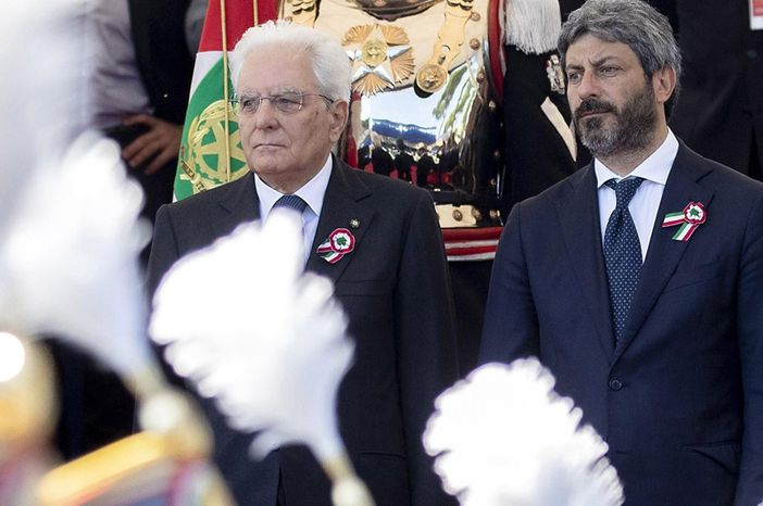 Mattarella dà il via alle consultazioni: incarico per un governo politico o voto Mattarella dà il via alle consultazioni: incarico per un governo politico o voto