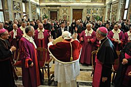 Benedetto XVI per l'inaugurazione dell'anno giudiziario del tribunale della Rota Romana: Il matrimonio tra fede e ordine naturale