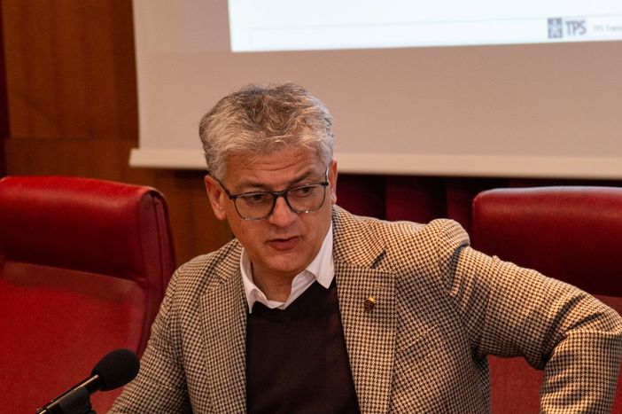 Luigi Bertschy, vice presidente della Giunta e assessore Sviluppo economico, Formazione, Lavoro, Trasporti e Mobilità sostenibile Luigi Bertschy, vice presidente della Giunta e assessore Sviluppo economico, Formazione, Lavoro, Trasporti e Mobilità sostenibile