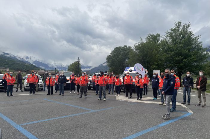 I volontari del soccorso Anpas Valle d’Aosta. Nell'aticolo il neo Consiglio Direttivo Anpas Valle d’Aosta presieduto da Massimo Pesenti, vice presidente Andrea Parisi, consiglieri: Gianluca Scarpari, Paolo Ferrero, Renzo Belfrond , Placido Abate, Elio PietroPaolo e Mario Benech delegato Anpas nazionale.