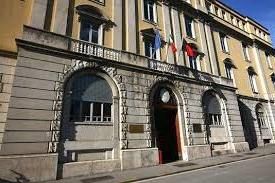 Condannato a tre anni di carcere per la 'spaccata' al negozio Moncler