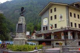 Per il maltempo 1.500 persone isolate in Valle d'Aosta Per il maltempo 1.500 persone isolate in Valle d'Aosta