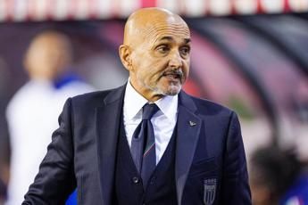 Italia, Spalletti rimane ct? Gravina: "Non posso dirlo, non si può perdere così" Italia, Spalletti rimane ct? Gravina: "Non posso dirlo, non si può perdere così"