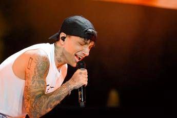 Ultimo con 250mila biglietti venduti supera il recordman Vasco Ultimo con 250mila biglietti venduti supera il recordman Vasco