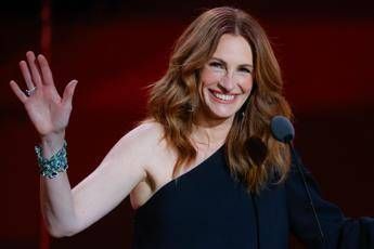 Mostra Venezia, 5 film italiani in concorso. Per Julia Roberts il primo red carpet