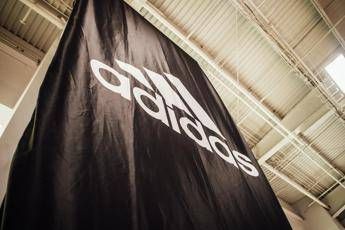 Adidas sotto accusa, copia la scarpa agli indigeni messicani e chiede scusa Adidas sotto accusa, copia la scarpa agli indigeni messicani e chiede scusa