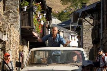 Zalone domina il botteghino: altri 8 milioni a Santo Stefano e 'Buen Camino' supera i 13,5 milioni