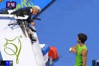 Arbitro gli rifila un warning, Alcaraz si infuria: la lite a Doha Arbitro gli rifila un warning, Alcaraz si infuria: la lite a Doha