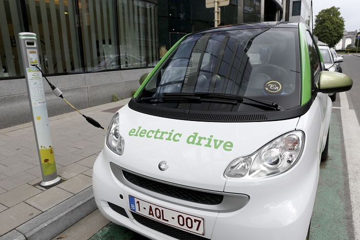 Indagine rivela atteggiamento positivo nei confronti delle auto elettriche in Europa