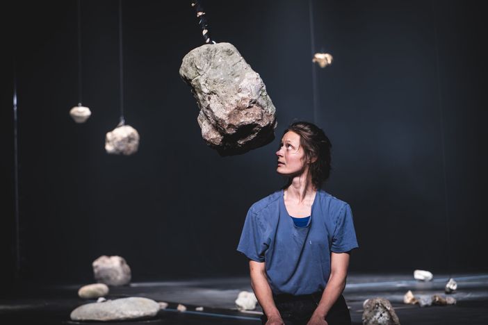 Tra circo, danza acrobatica e arti visive, a Plus arriva “Le bruit des pierres” Tra circo, danza acrobatica e arti visive, a Plus arriva “Le bruit des pierres”