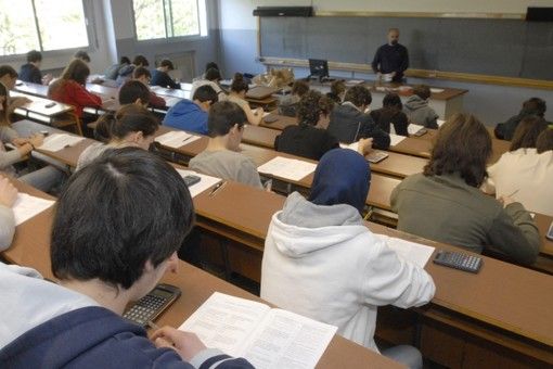 Concours pour l’attribution d’allocations d’études et de contributions aux frais de logement Concours pour l’attribution d’allocations d’études et de contributions aux frais de logement