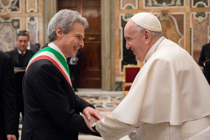 È di nuovo ora del silenzio