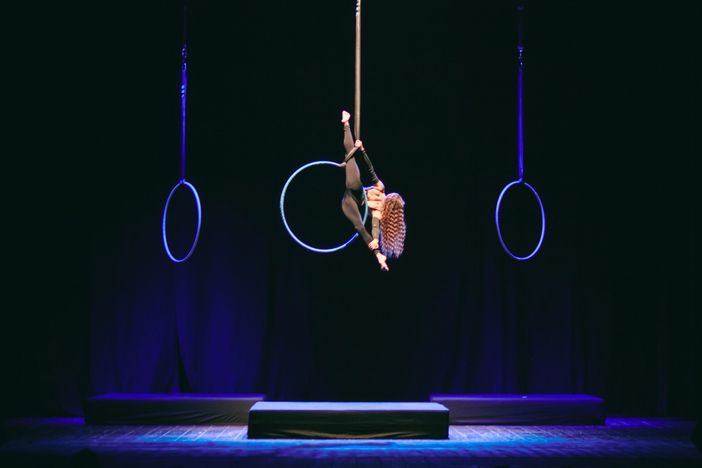 Challenge – Le langage et son double » : la danse aérienne de Jubjoter défie l’équilibre et la gravité