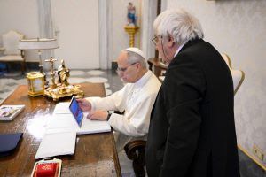 L’immagine della Sindone sui telefoni di tutto il mondo L’immagine della Sindone sui telefoni di tutto il mondo