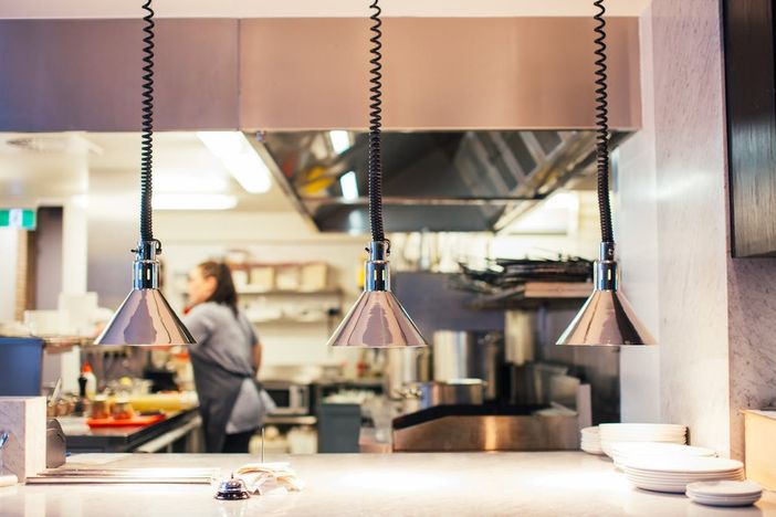Attrezzature ristorazione: guida essenziale per cucine efficienti