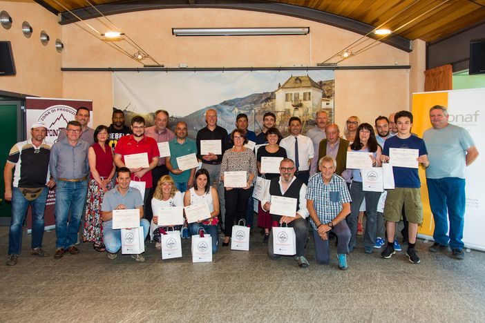 Foto di gruppo per gli Ambasciatori della Fontina (credit Enrico Romanzi)