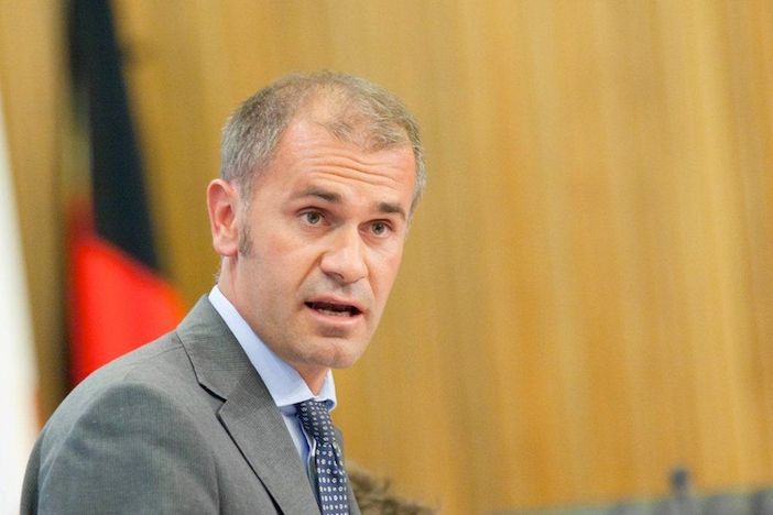 Albert Chatrian. Nelle altre foto il capogruppo di Alpe con la famiglia. Albert Chatrian. Nelle altre foto il capogruppo di Alpe con la famiglia.