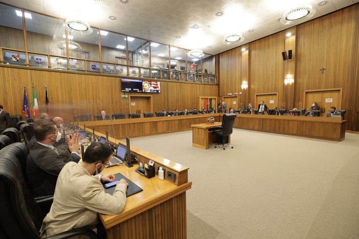 Minoranza 'snobba' Consiglio Valle, nessuna interpellanza né interrogazione