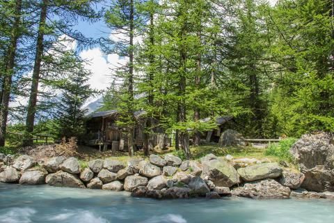 In Val Ferret, Les Maisons de Judith ospitano la mostra RIVELARE - RÉVÉLER