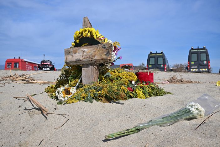 Salite a 81 le vittime del naufragio di Cutro Salite a 81 le vittime del naufragio di Cutro