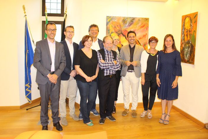 Il sindaco di Saint-Rhémy-en-Bosses Corrado Jordan, il Vicepresidente del Consiglio Valle Joël Farcoz, il Consigliere regionale Aurelio Marguerettaz, gli artisti Chantal Godio e Etto Margueret, gli Assessori comunali Denise Avoyer, Maddalena Chenal, Deborah Farinet e l'Assessore regionale all'agricoltura, Laurent Viérin