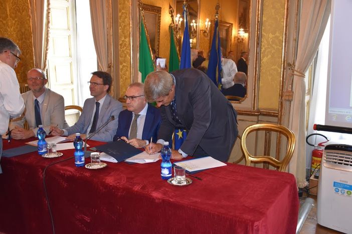 Presidenti e assessori di Valle d'Aosta e Piemonte firmato il protocollo del piano