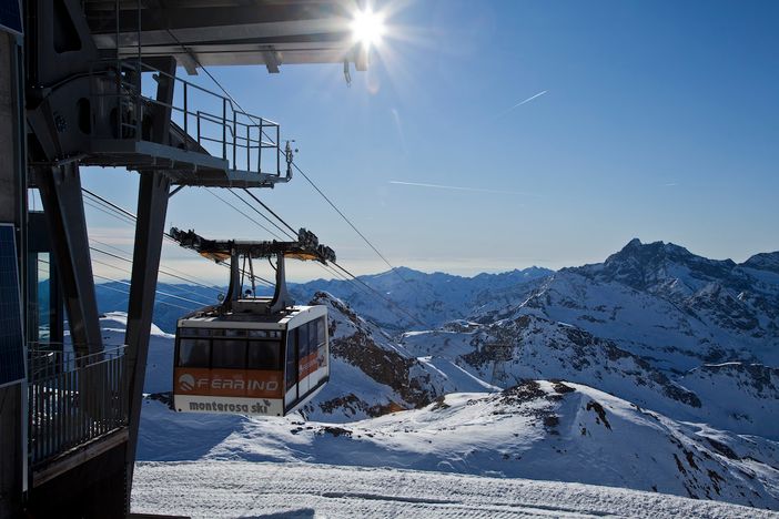 Dal 2 dicembre si torna a sciare nel grande comprensorio Monterosa Ski Dal 2 dicembre si torna a sciare nel grande comprensorio Monterosa Ski