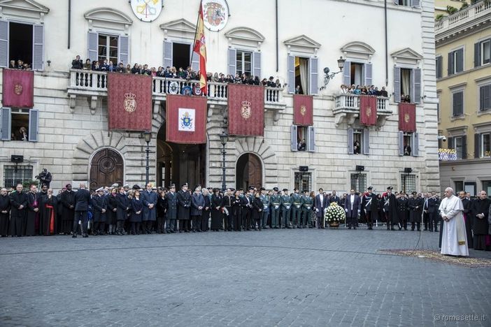 PAPA: Per contrastare il cancro della corruzione PAPA: Per contrastare il cancro della corruzione