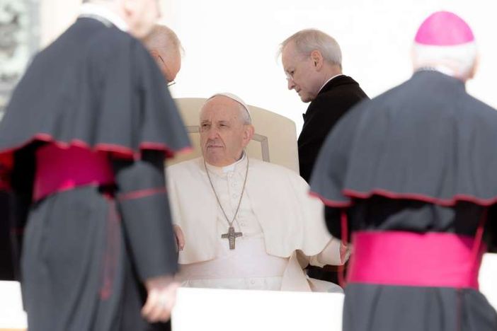Papa: "Dai nonni i piccoli imparano la forza della tenerezza" Papa: "Dai nonni i piccoli imparano la forza della tenerezza"
